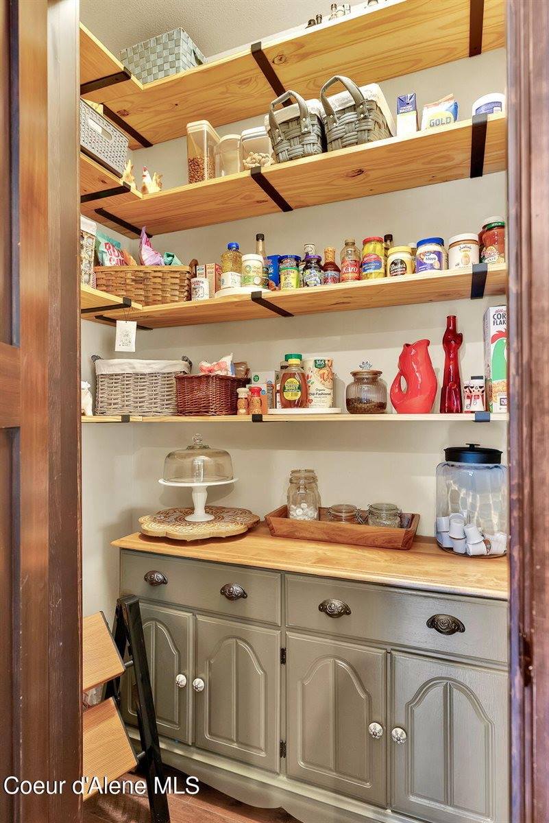 17940 West Sheltered Ct, Hauser, ID 83854