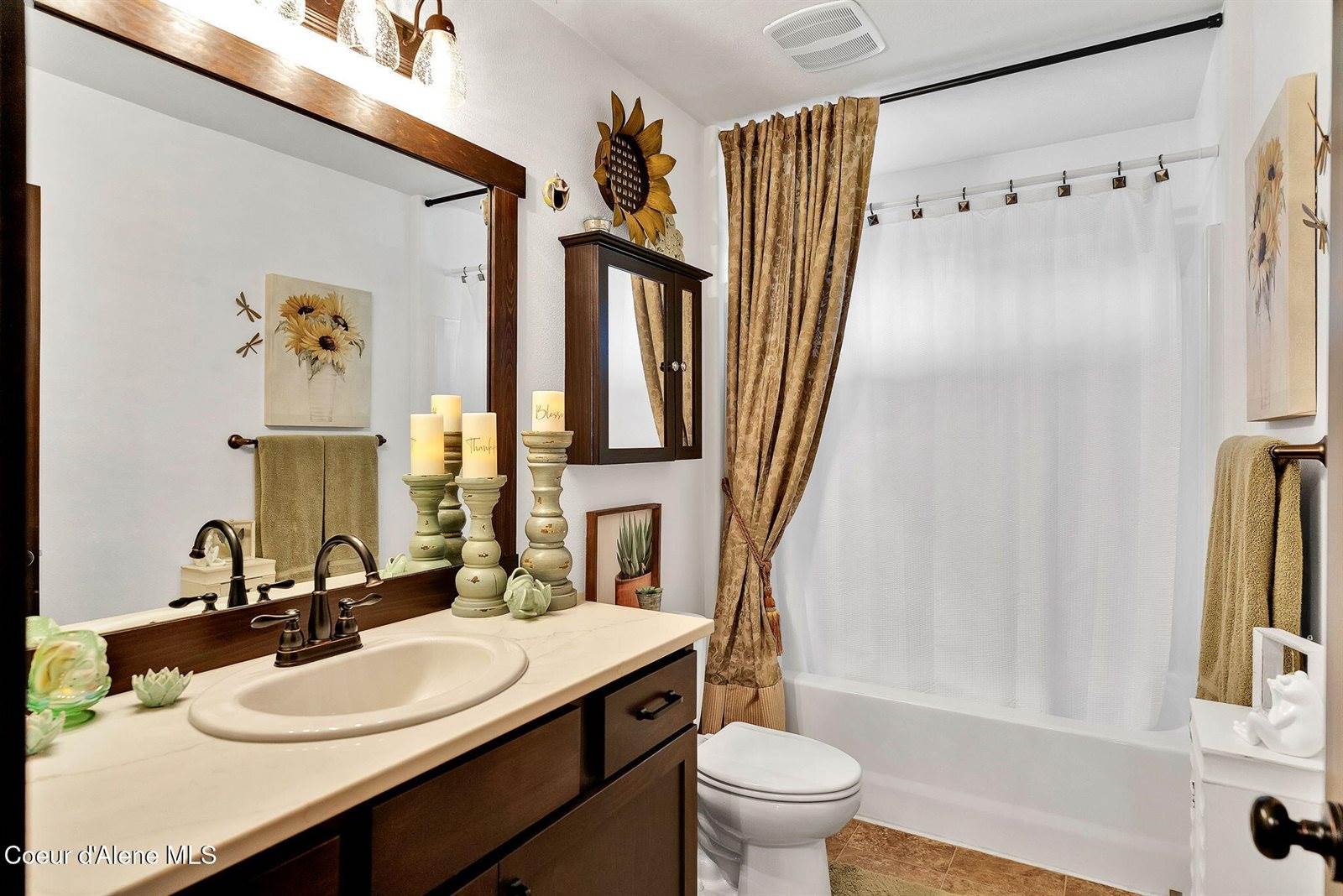 17940 West Sheltered Ct, Hauser, ID 83854