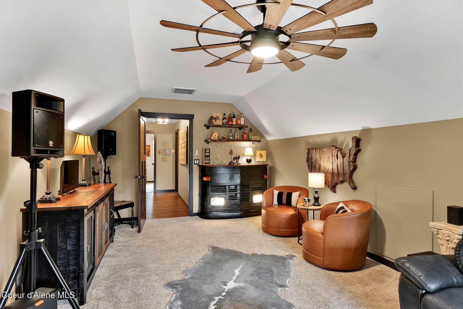 17940 West Sheltered Ct, Hauser, ID 83854