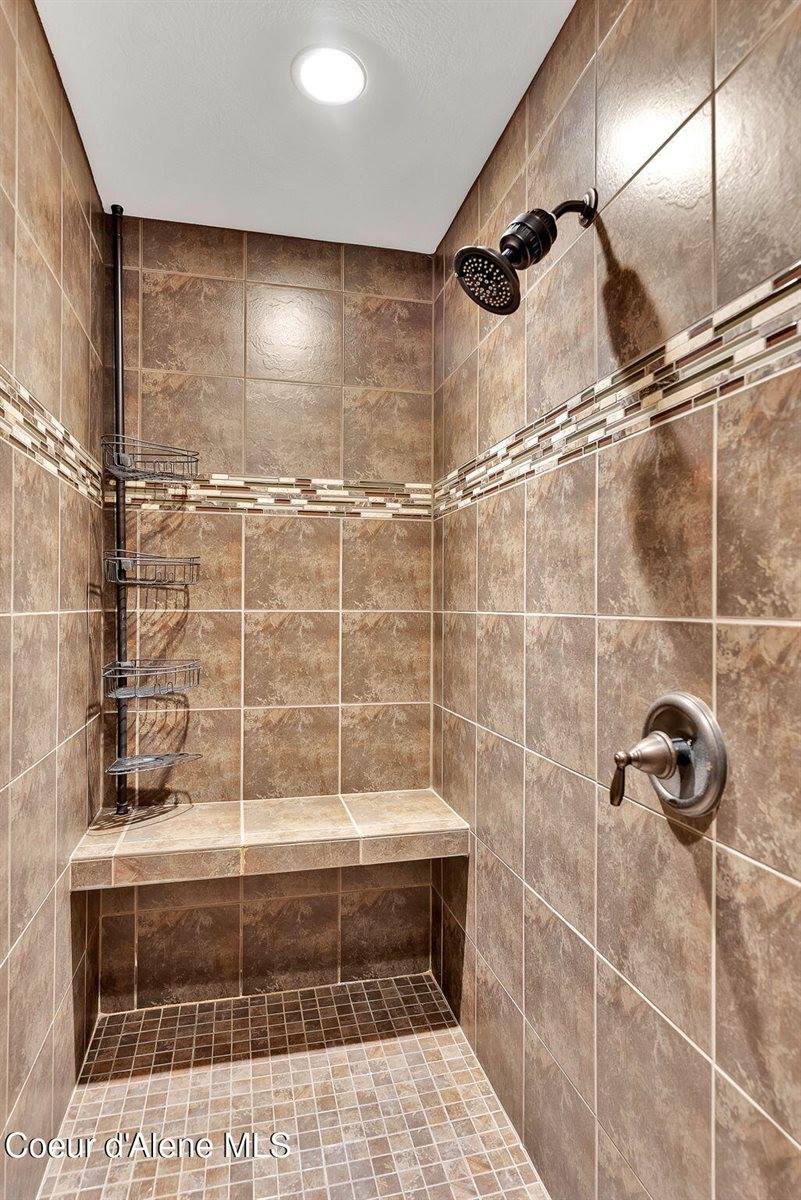 17940 West Sheltered Ct, Hauser, ID 83854