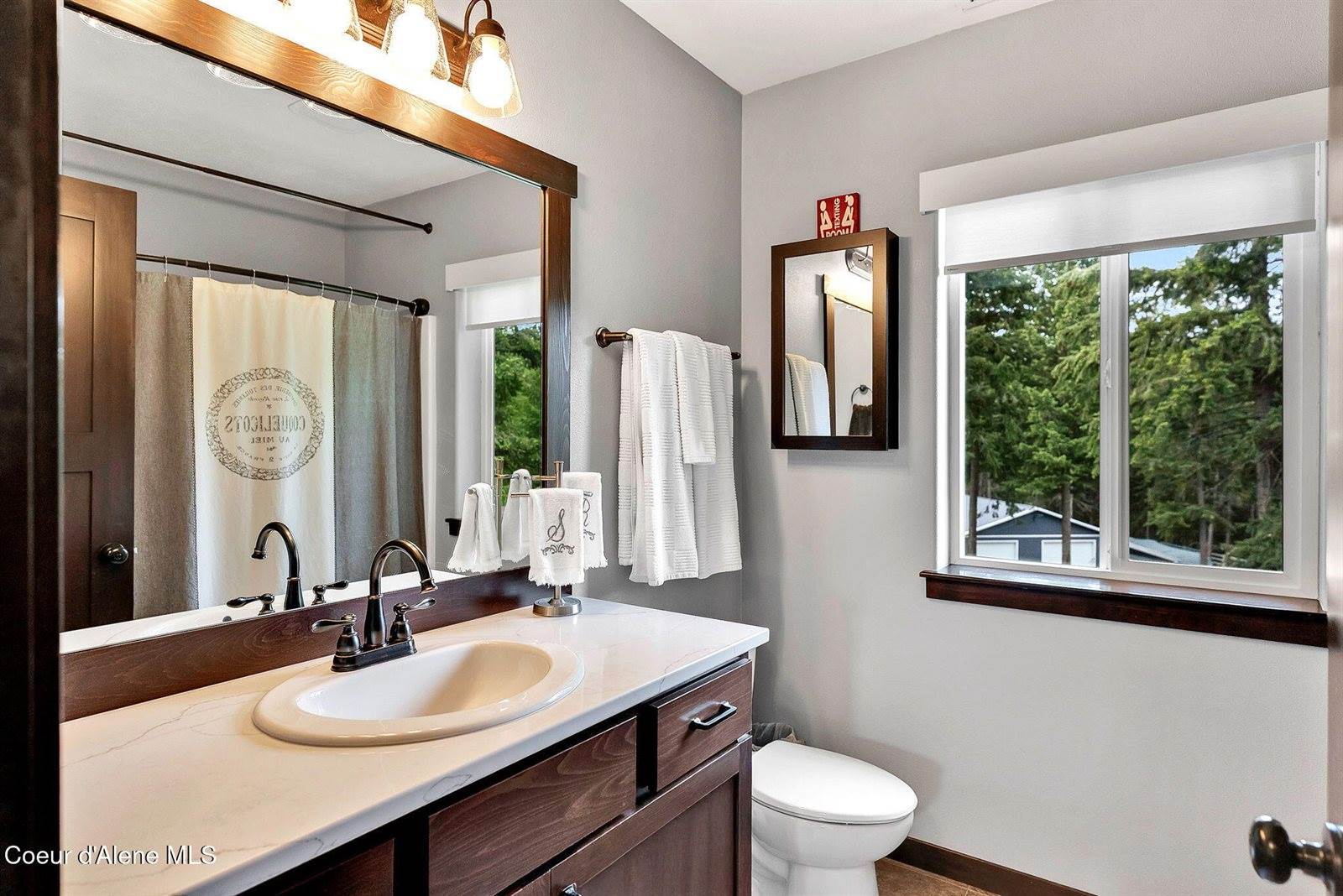 17940 West Sheltered Ct, Hauser, ID 83854