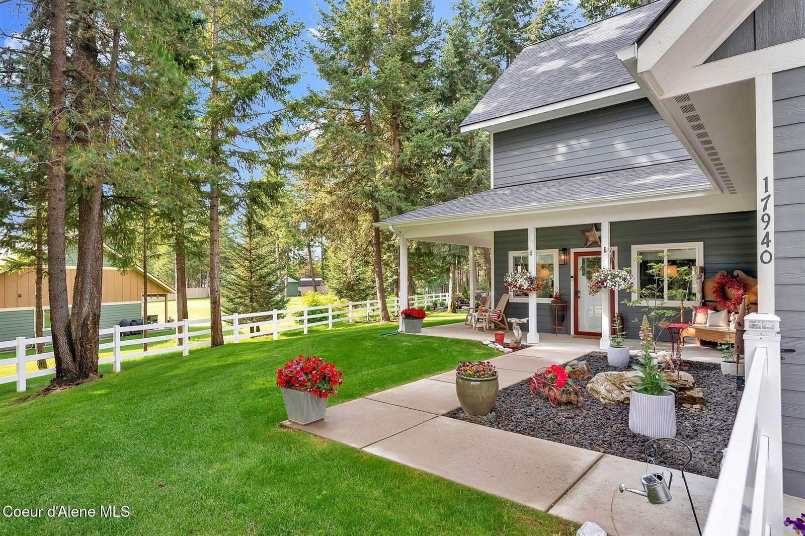 17940 West Sheltered Ct, Hauser, ID 83854