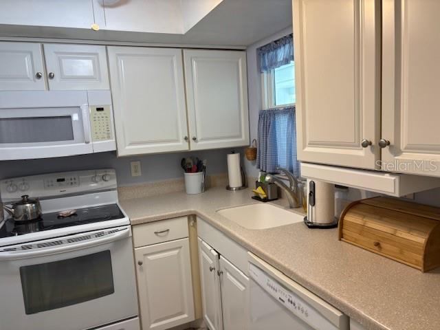 2218 Orange Blossom Lane, Bradenton, FL 34207