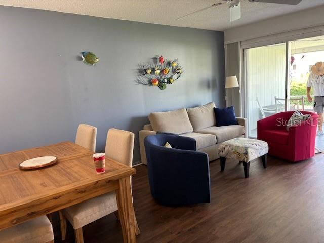 2218 Orange Blossom Lane, Bradenton, FL 34207