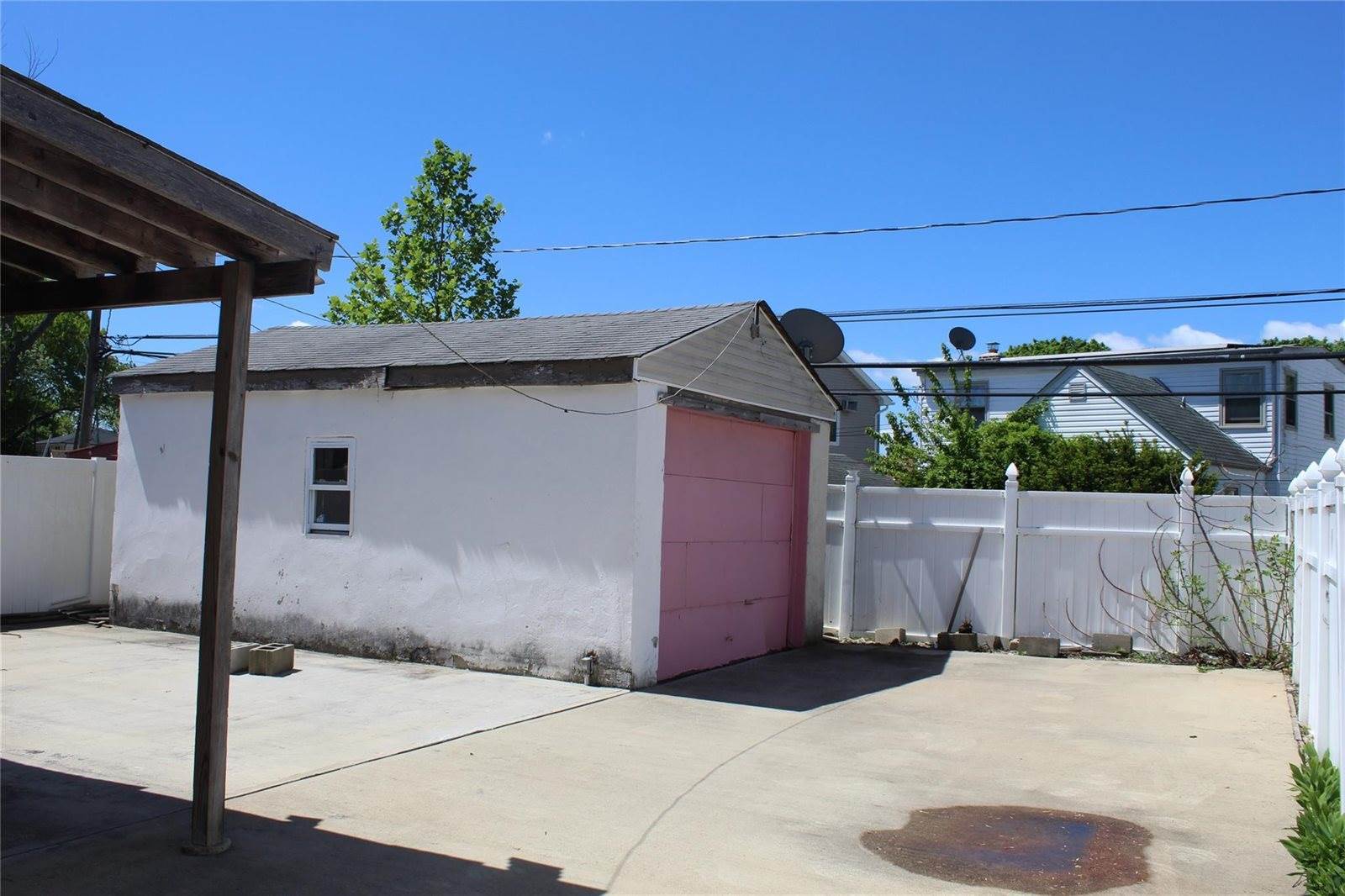 386 Locust Avenue, Uniondale, NY 11553