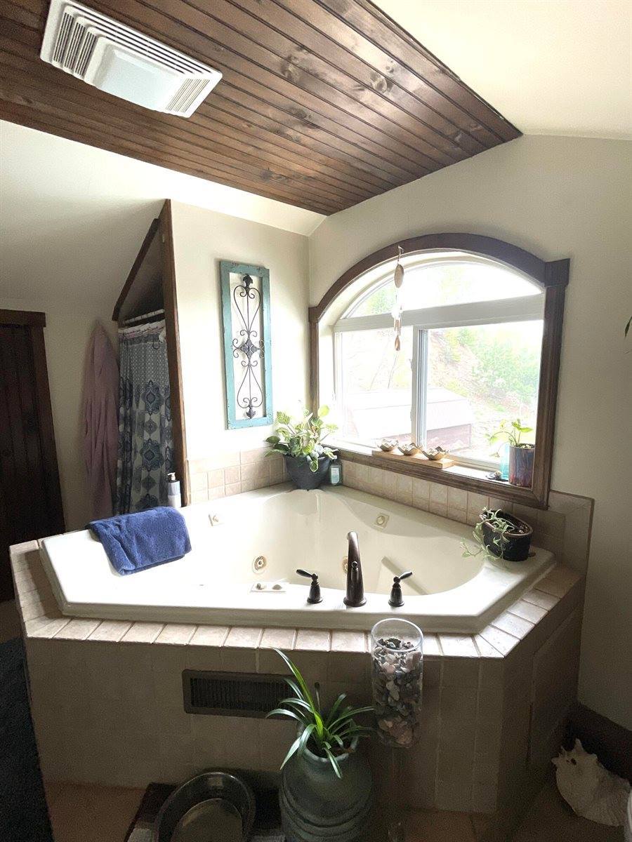 135 West Conroy Lake Road, Monticello, ME 04760