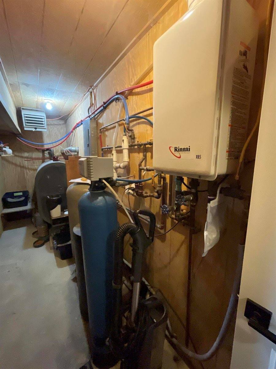 135 West Conroy Lake Road, Monticello, ME 04760