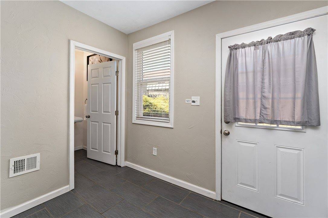 239 Albert St, Mt Washington, PA 15211