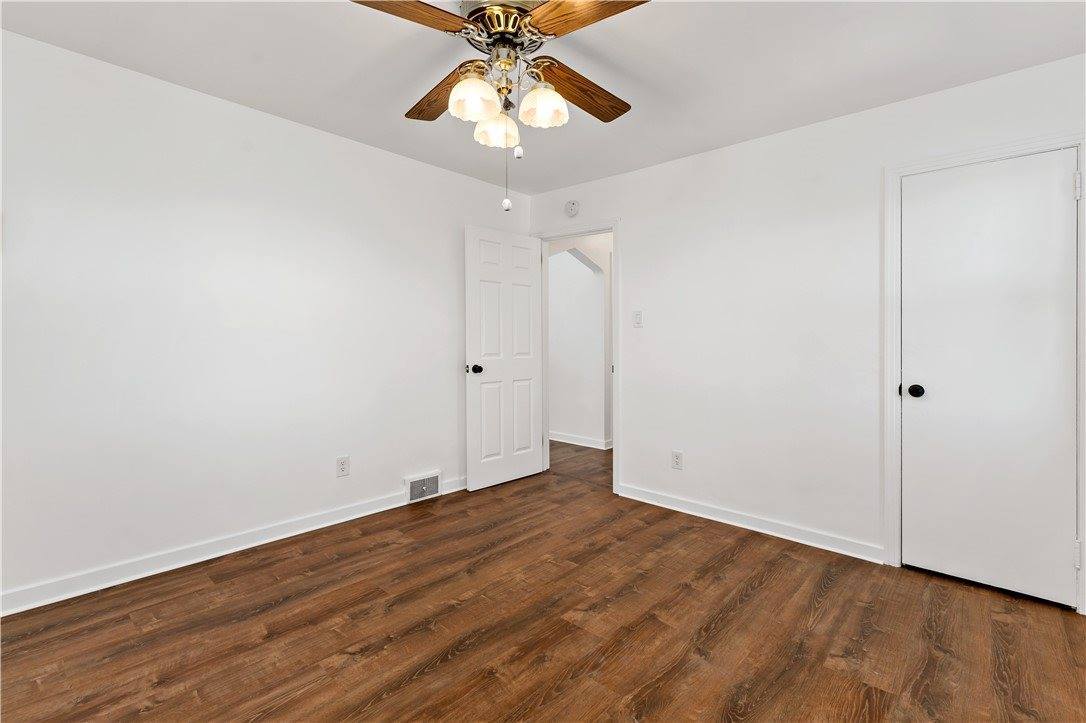 3652 Oakleaf Rd, Baldwin Boro, PA 15227