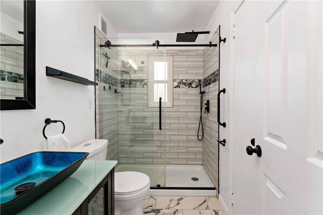 3652 Oakleaf Rd, Baldwin Boro, PA 15227