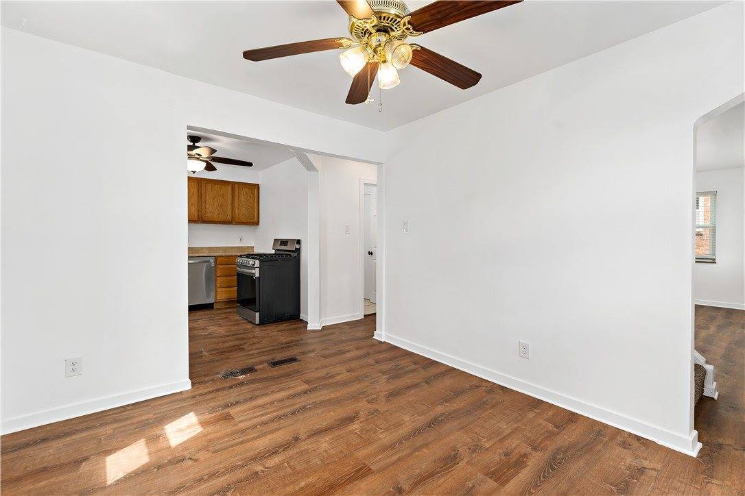 3652 Oakleaf Rd, Baldwin Boro, PA 15227