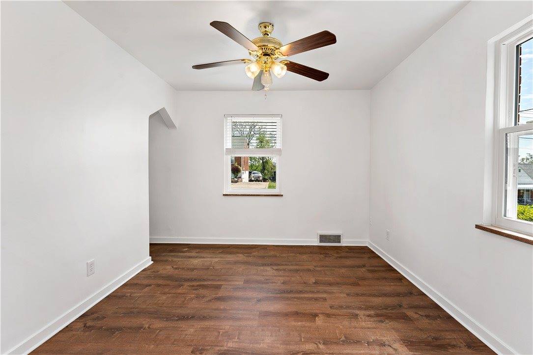 3652 Oakleaf Rd, Baldwin Boro, PA 15227