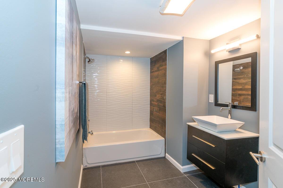 21 Wickatunk Road, Manalapan, NJ 07726