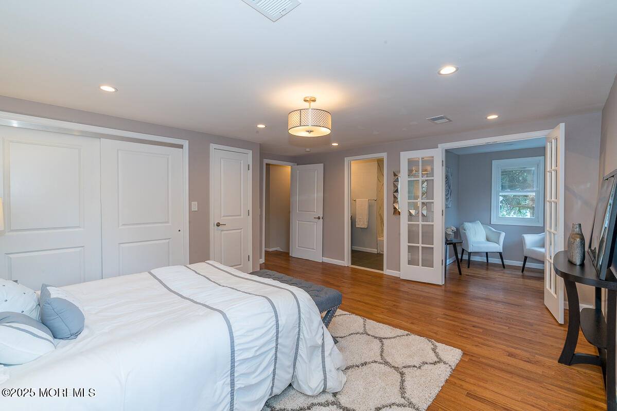 21 Wickatunk Road, Manalapan, NJ 07726