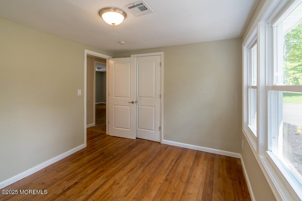 21 Wickatunk Road, Manalapan, NJ 07726