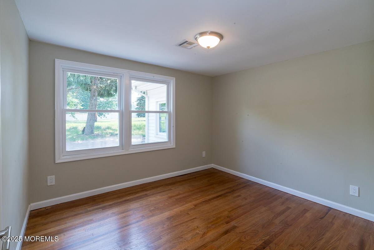 21 Wickatunk Road, Manalapan, NJ 07726