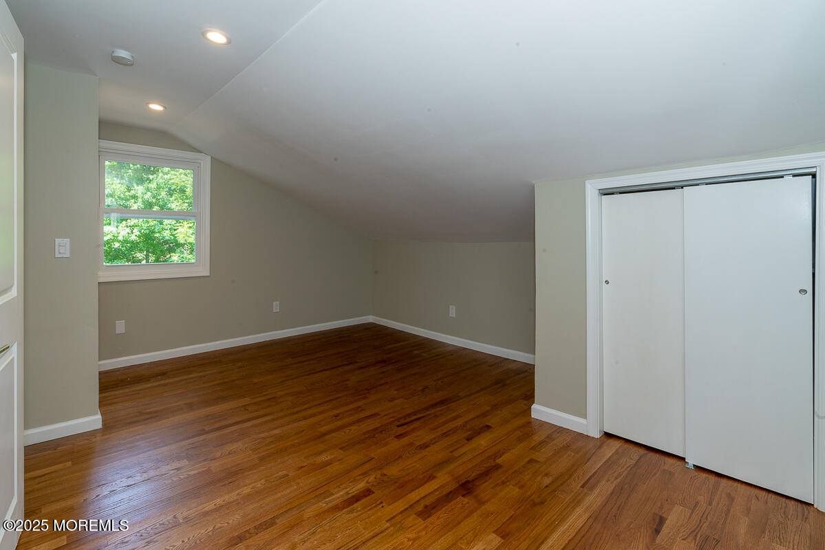 21 Wickatunk Road, Manalapan, NJ 07726