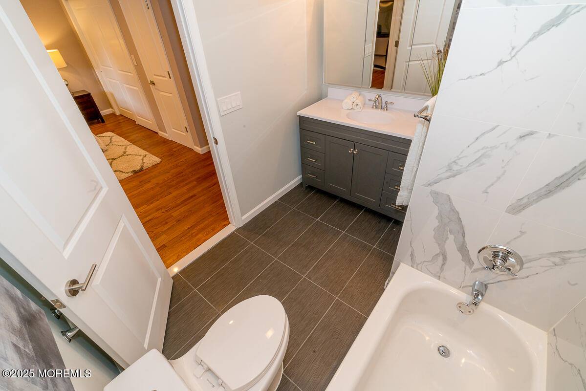 21 Wickatunk Road, Manalapan, NJ 07726