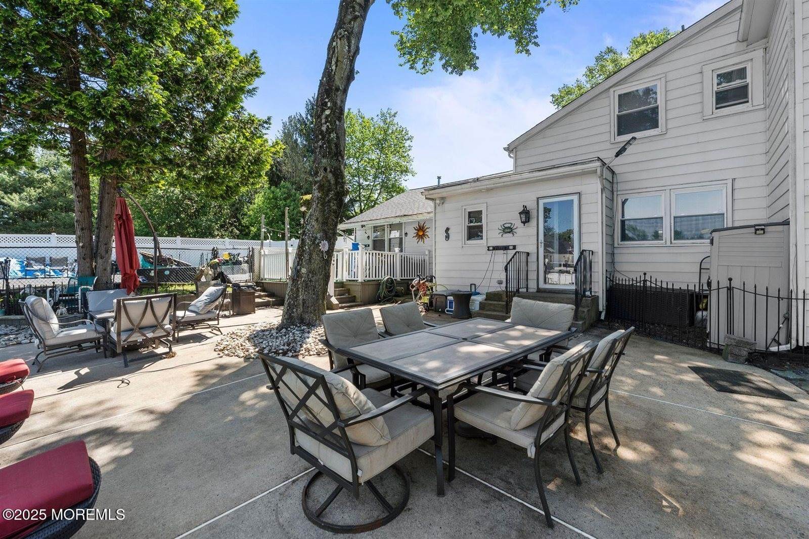 21 Wickatunk Road, Manalapan, NJ 07726