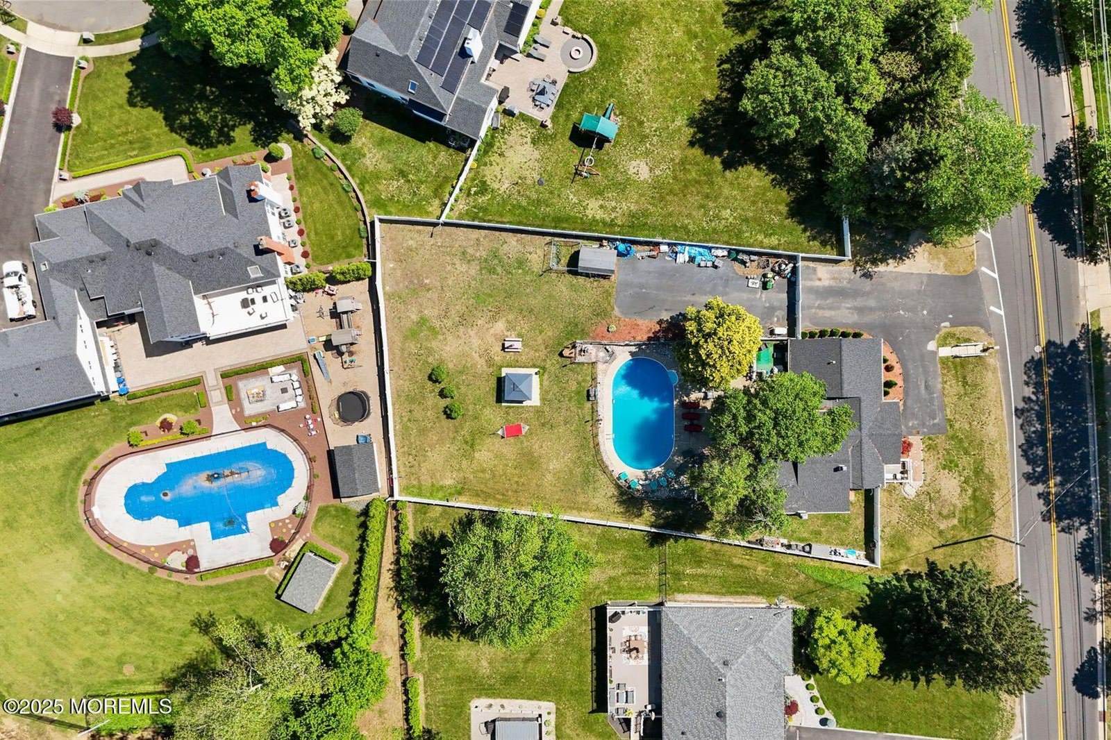 21 Wickatunk Road, Manalapan, NJ 07726