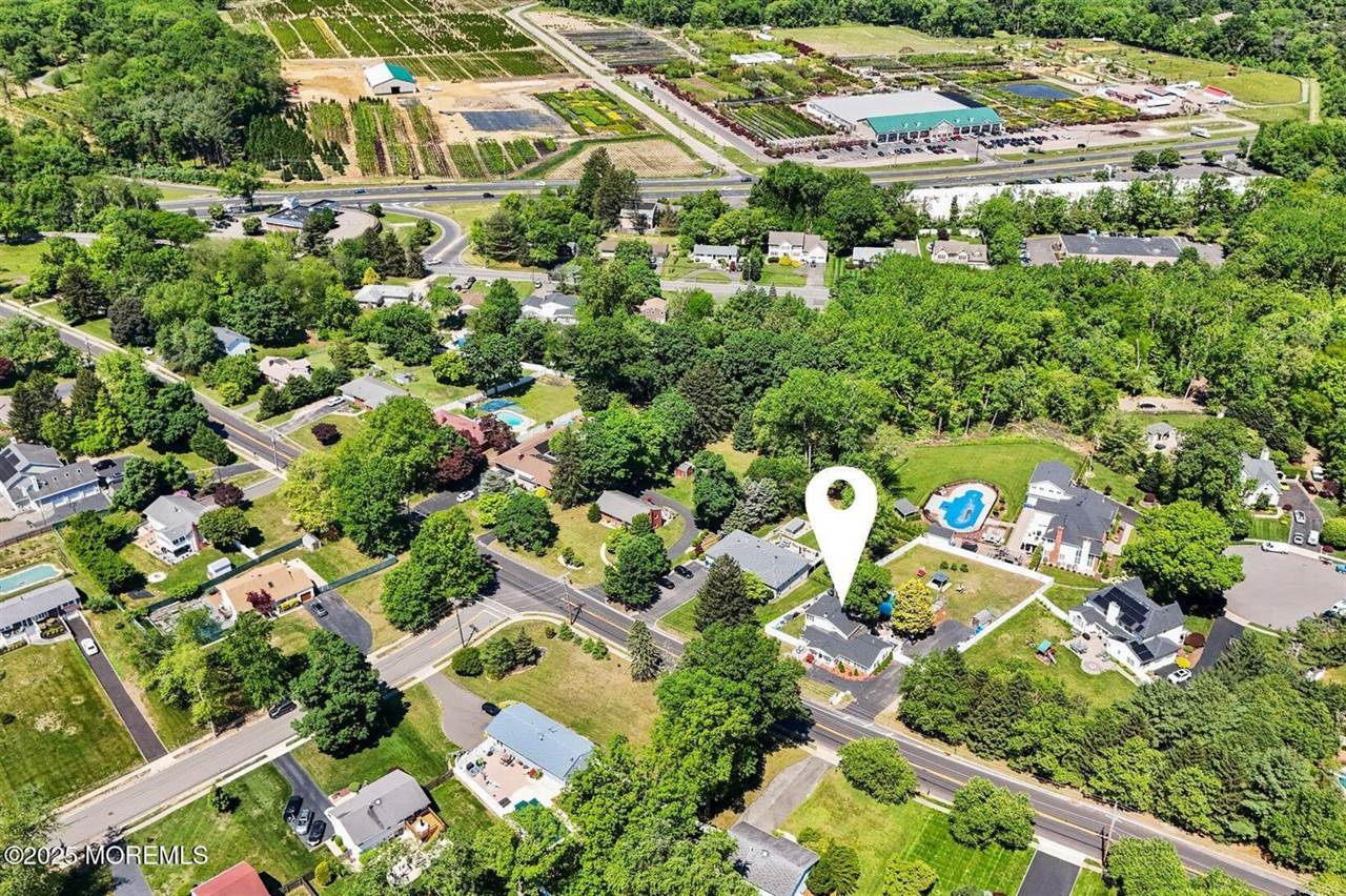 21 Wickatunk Road, Manalapan, NJ 07726