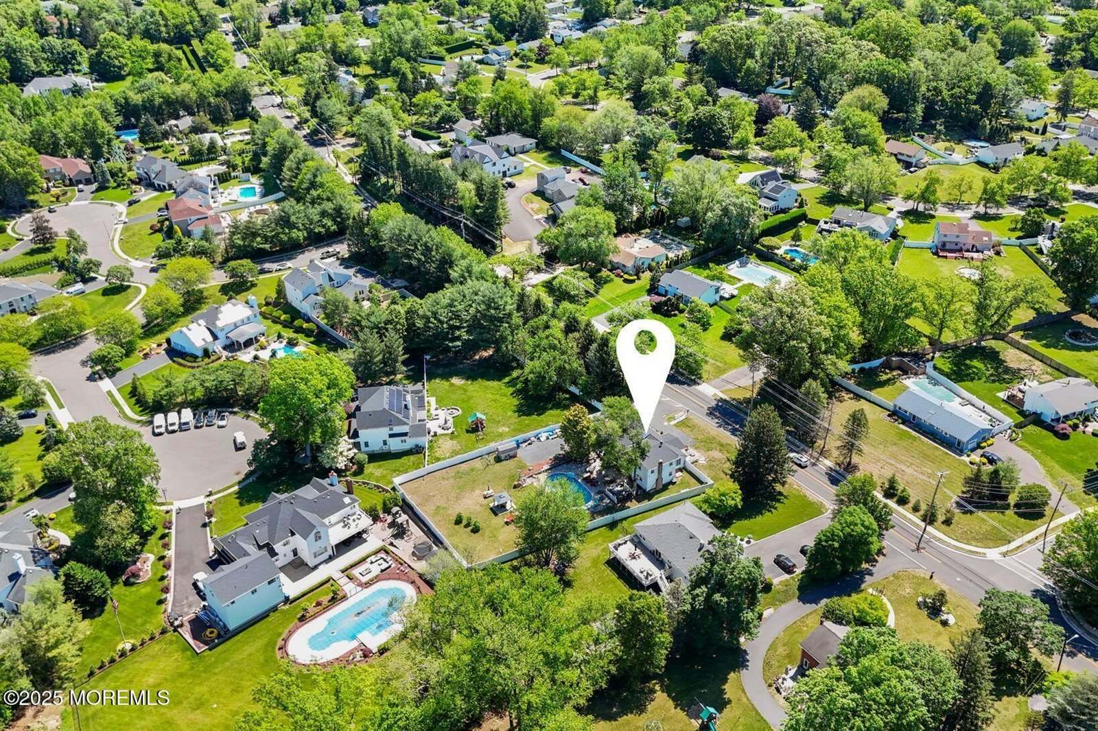 21 Wickatunk Road, Manalapan, NJ 07726