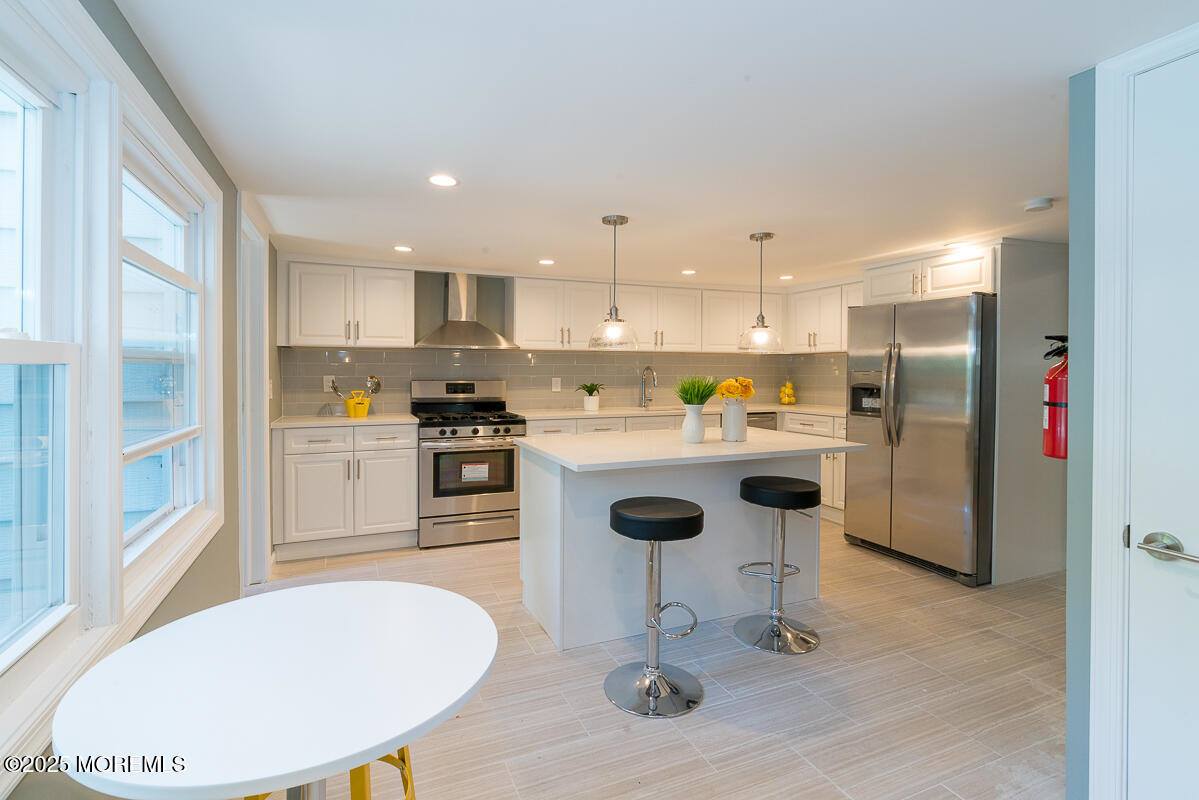 21 Wickatunk Road, Manalapan, NJ 07726