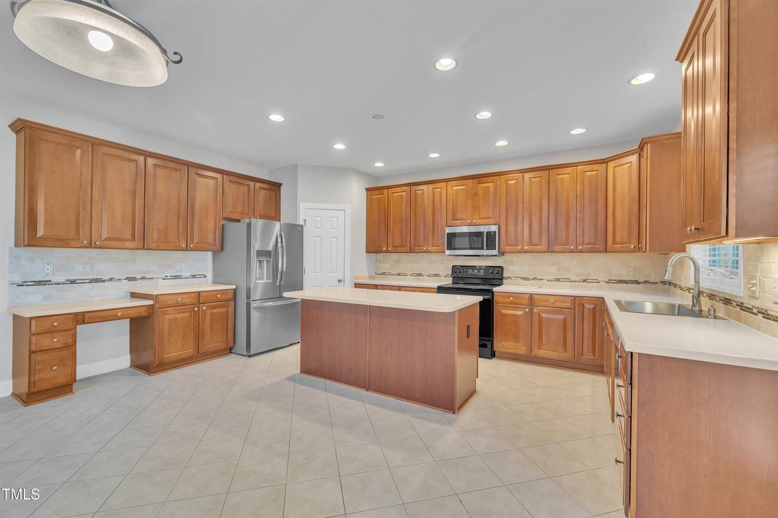 805 Alden Bridge Drive, Cary, NC 27519