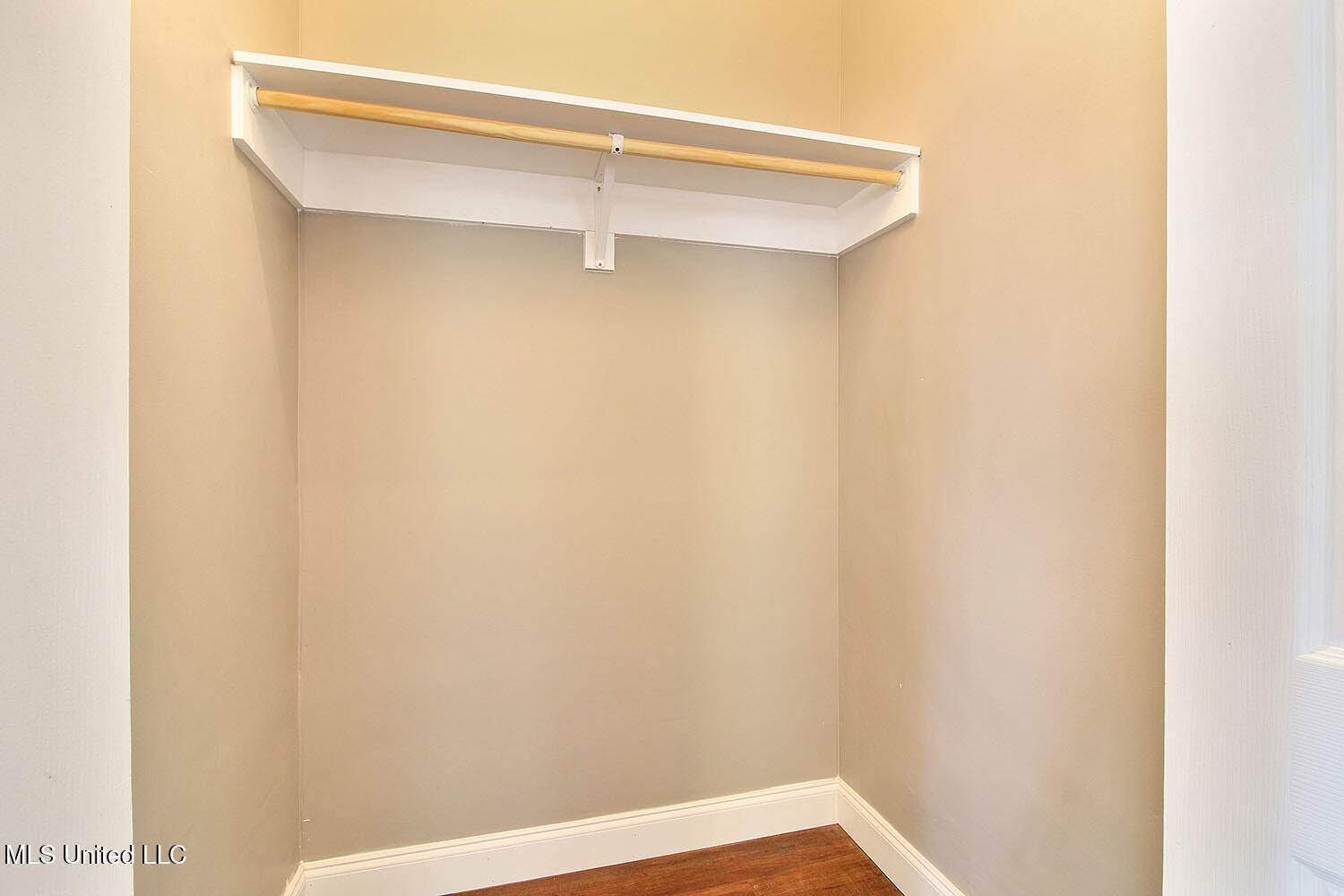 305 First Avenue, New Augusta, MS 39462