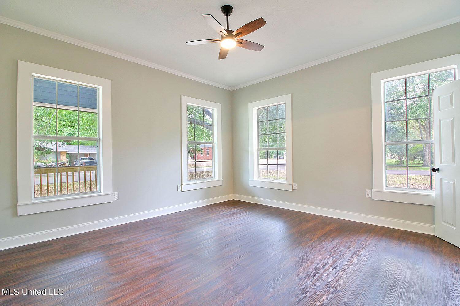 305 First Avenue, New Augusta, MS 39462