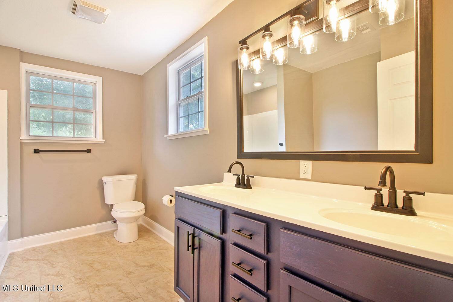 305 First Avenue, New Augusta, MS 39462