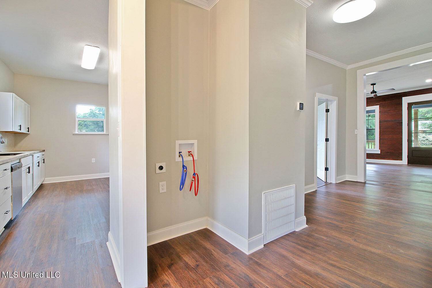 305 First Avenue, New Augusta, MS 39462