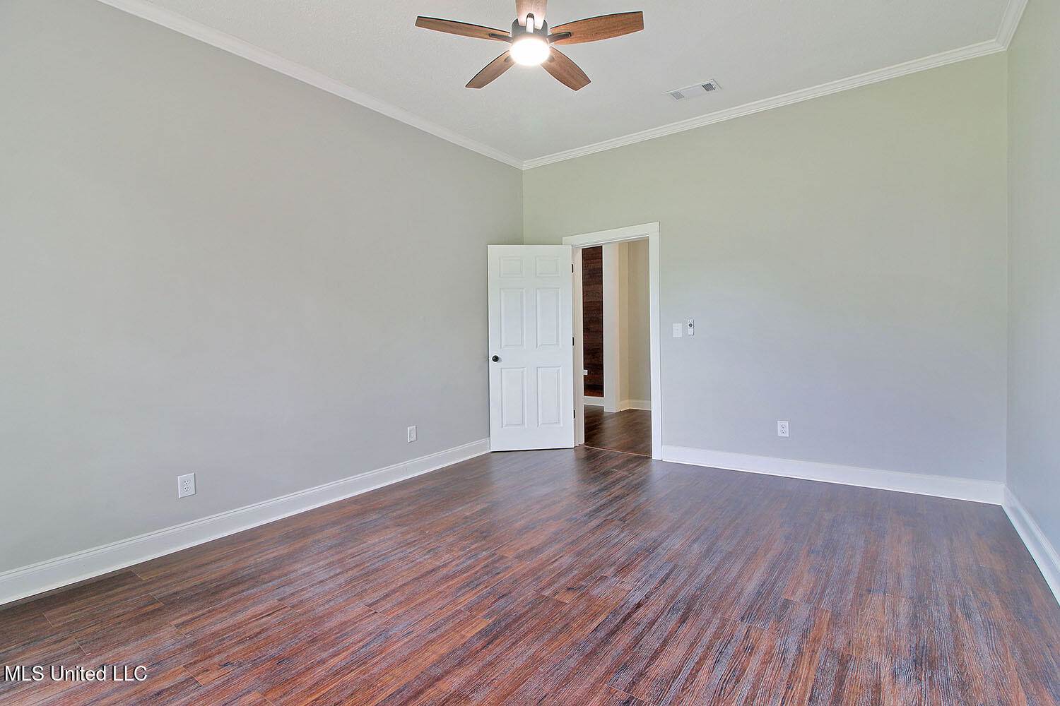 305 First Avenue, New Augusta, MS 39462