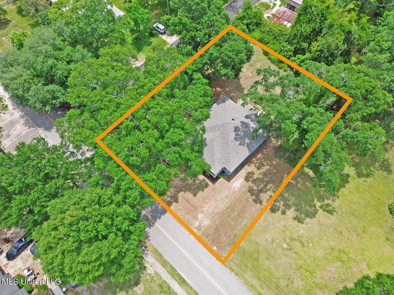 305 First Avenue, New Augusta, MS 39462