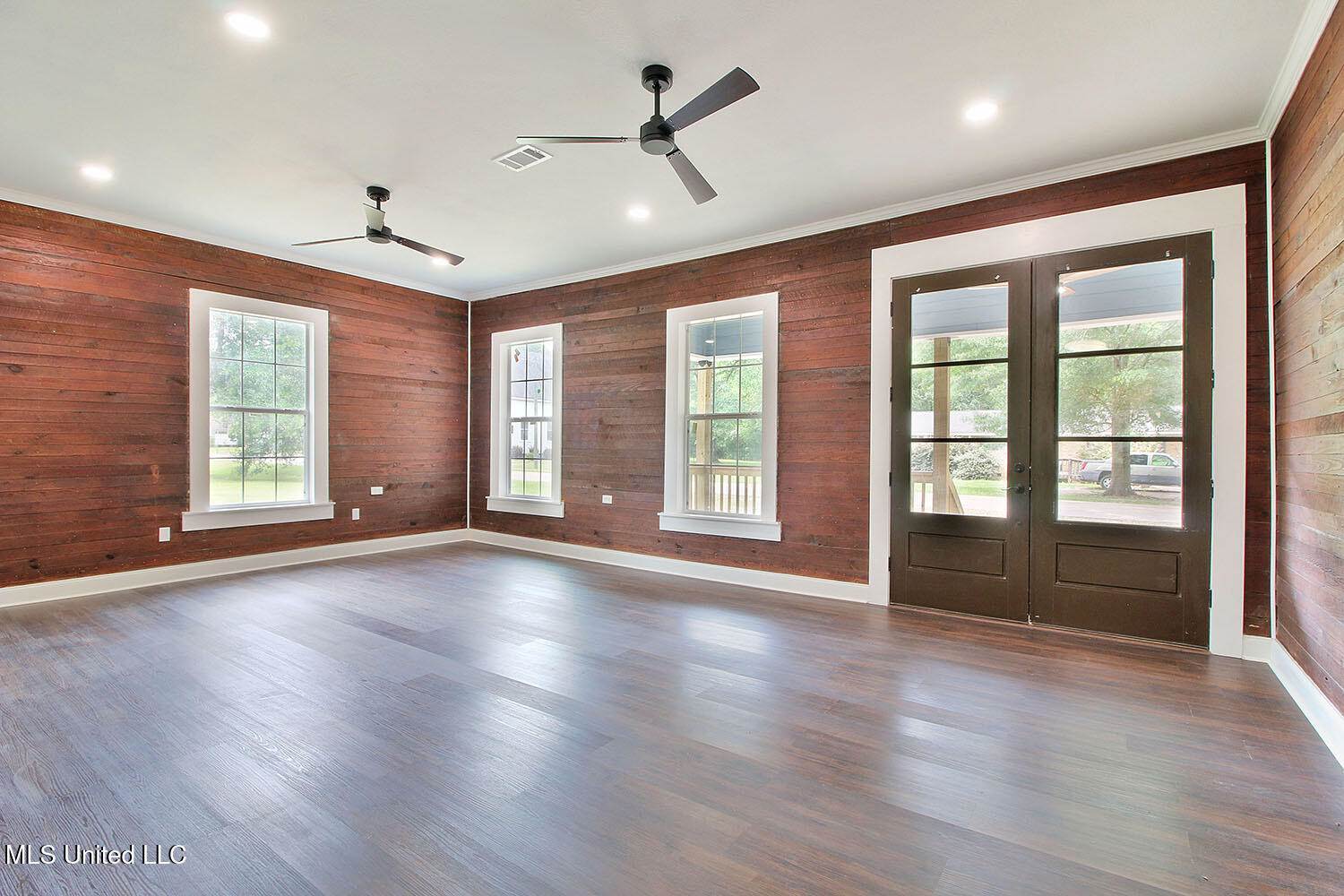 305 First Avenue, New Augusta, MS 39462