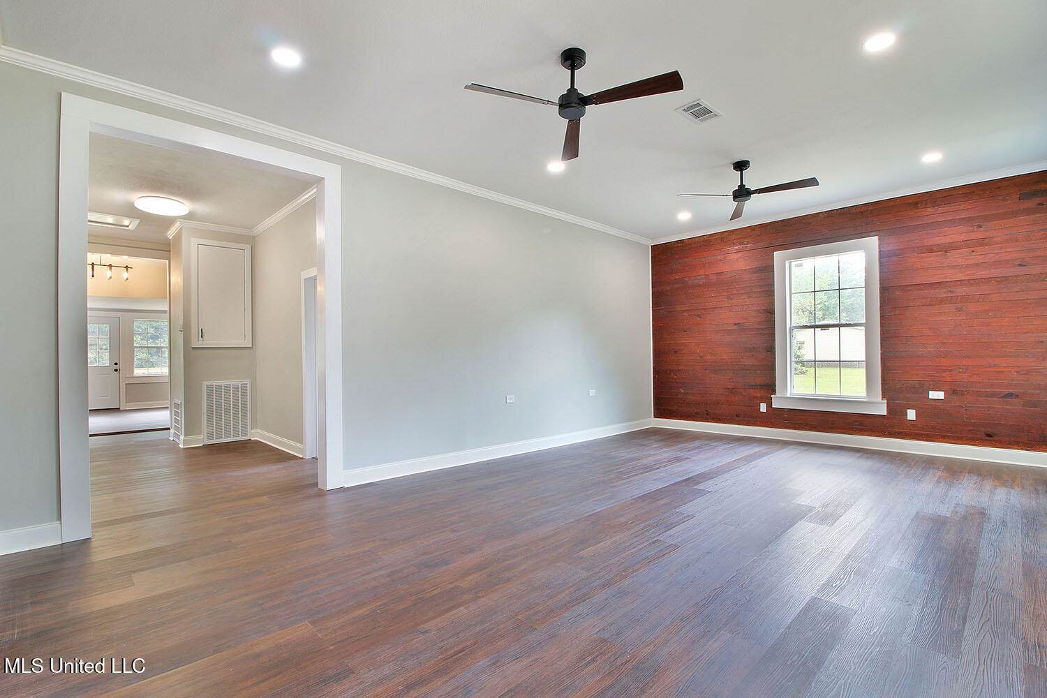 305 First Avenue, New Augusta, MS 39462