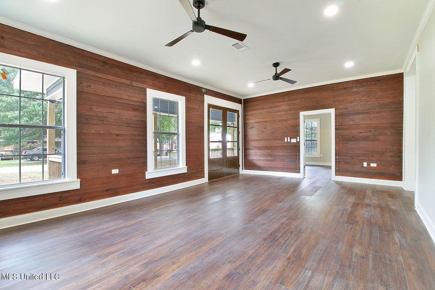 305 First Avenue, New Augusta, MS 39462