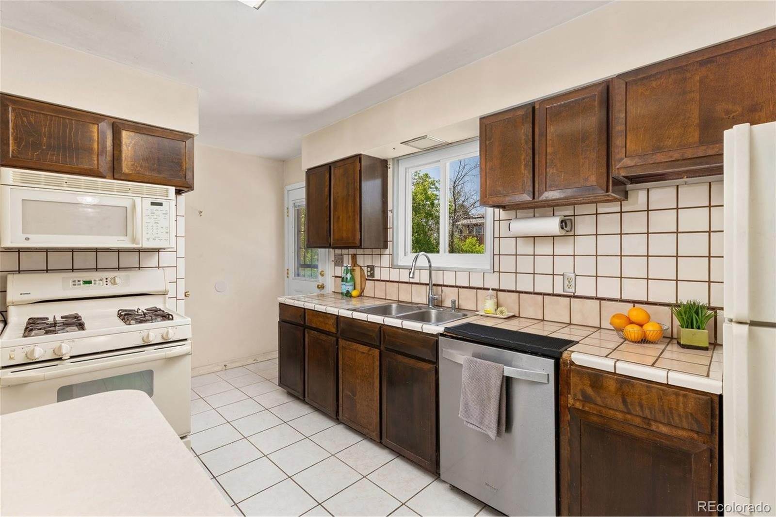 430 South Potomac Cir, Aurora, CO 80012