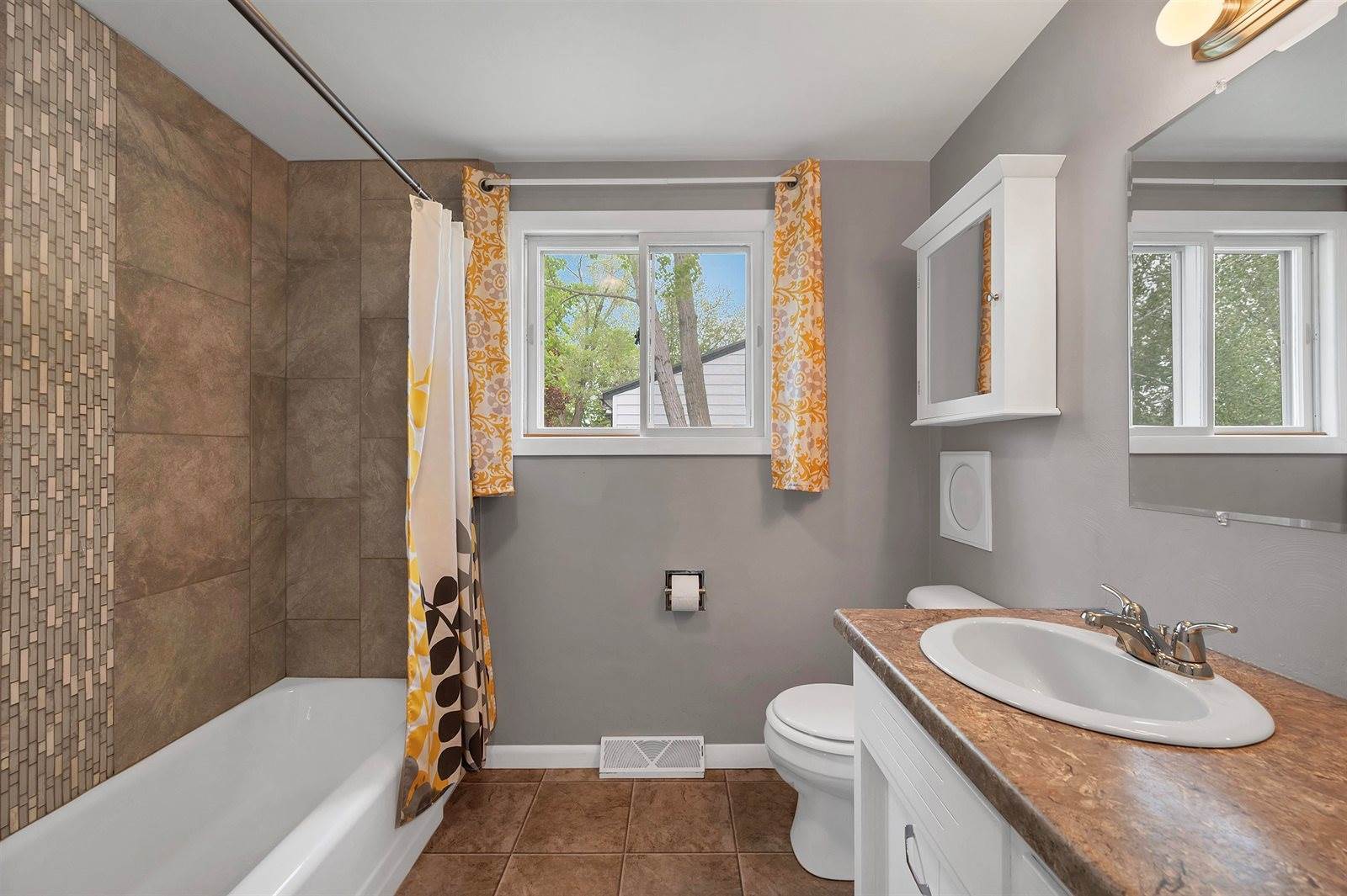 628 Craig Avenue, Green Bay, WI 54301