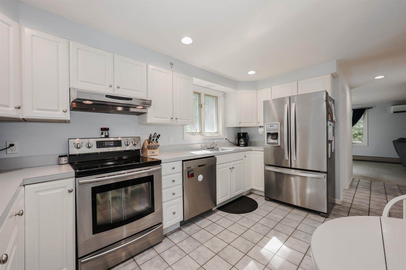 39 Dorothy Drive, Epping, NH 03042