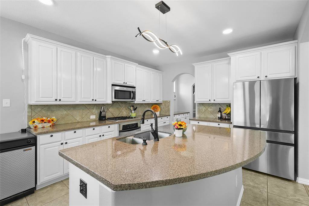 8208 Rock Elm Road, Fort Worth, TX 76131