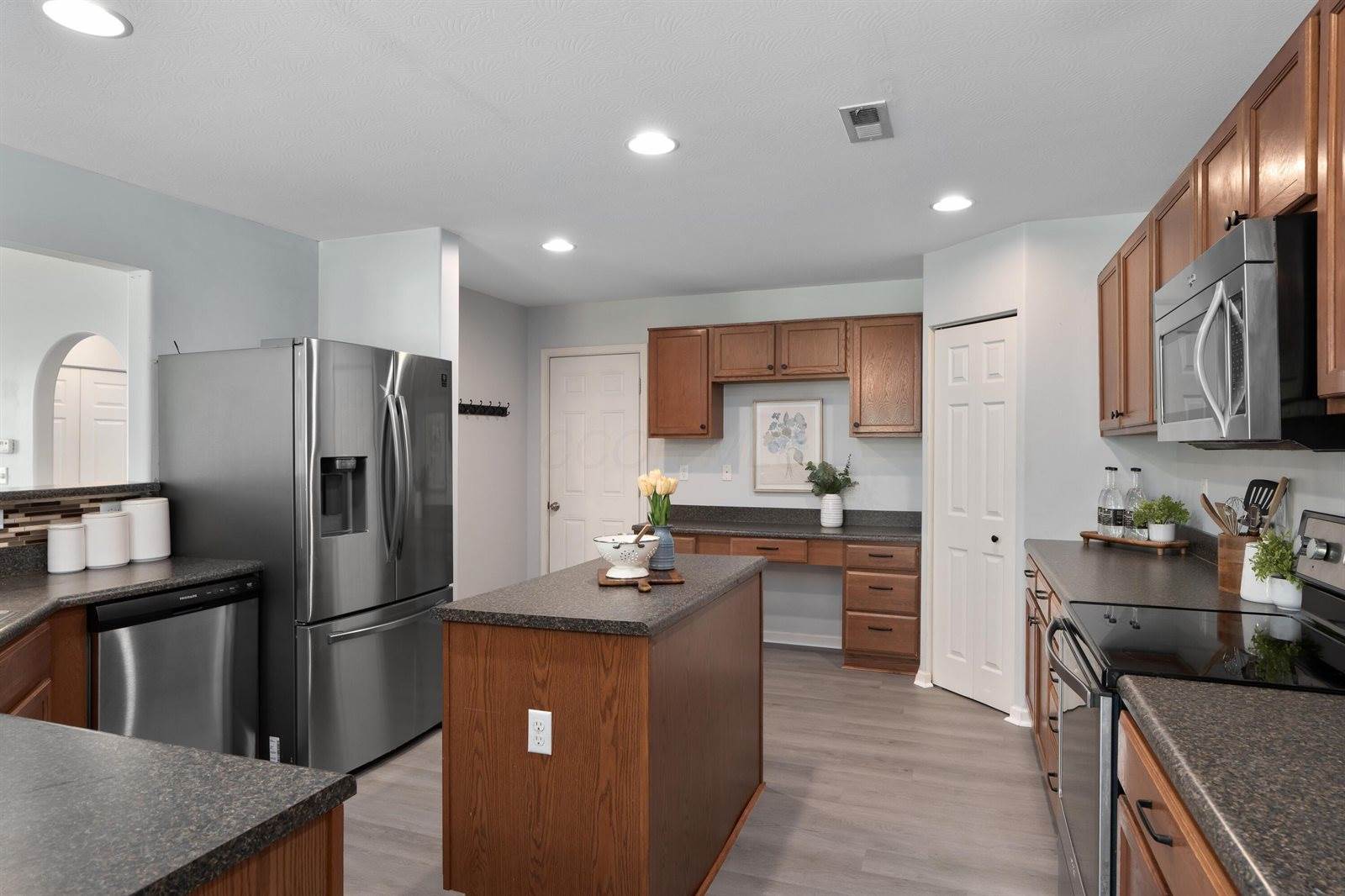 2765 Sussex Place Drive, Grove City, OH 43123