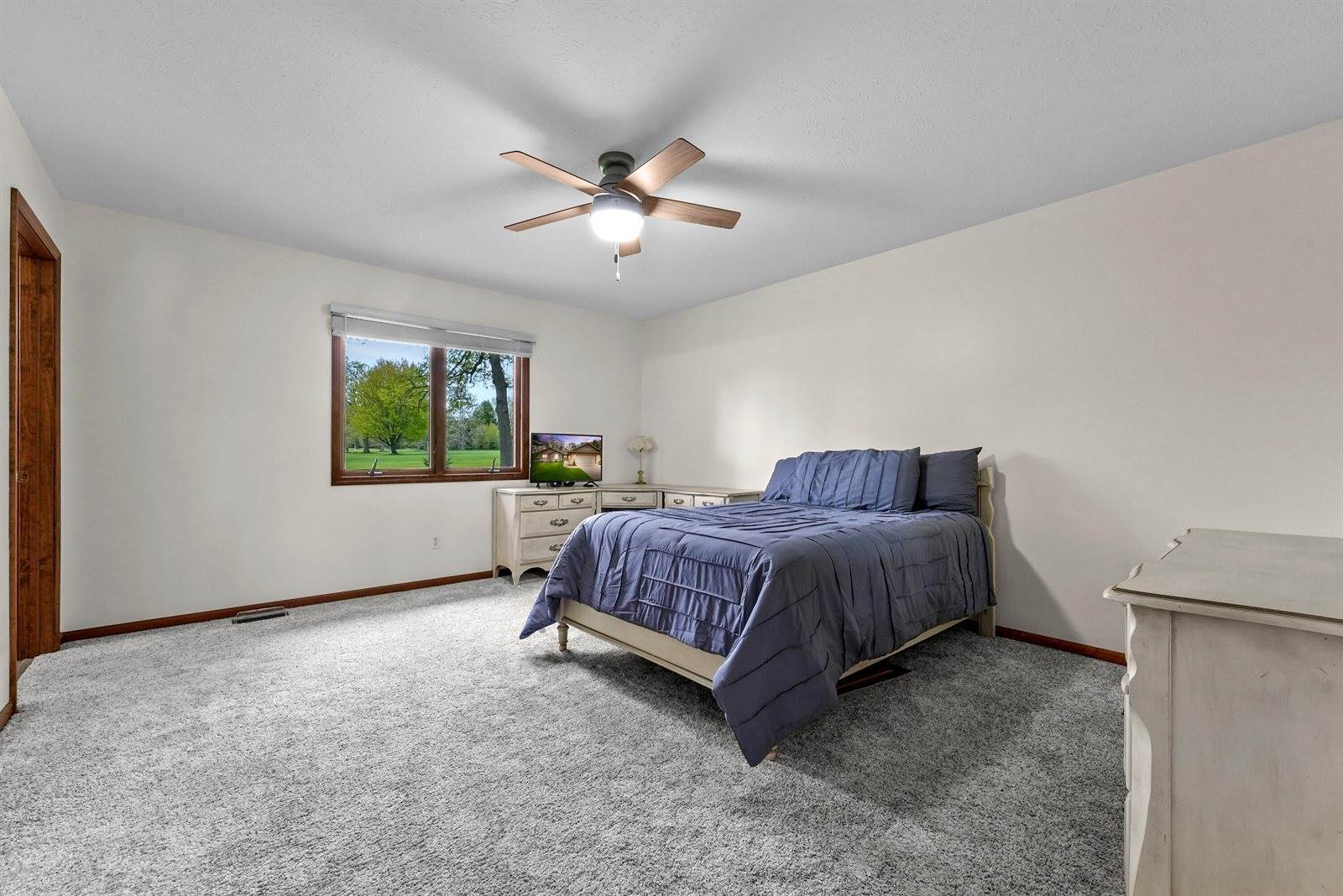 201 Bright Angel Drive, Prudenville, MI 48651