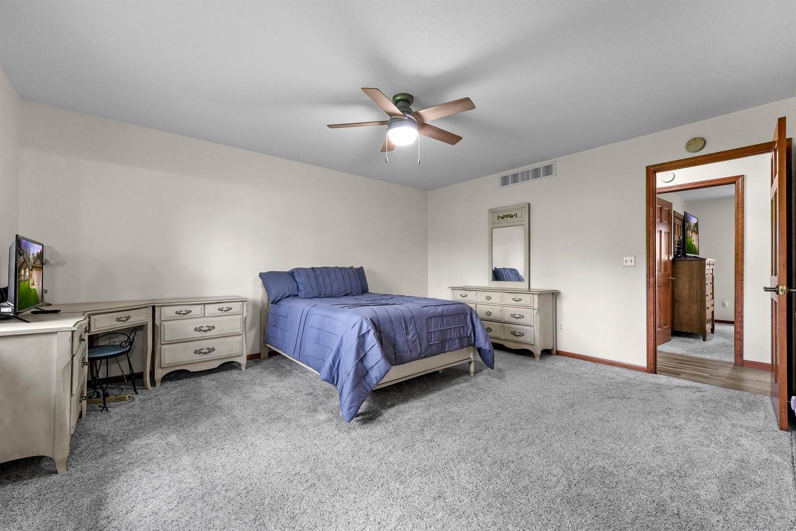 201 Bright Angel Drive, Prudenville, MI 48651