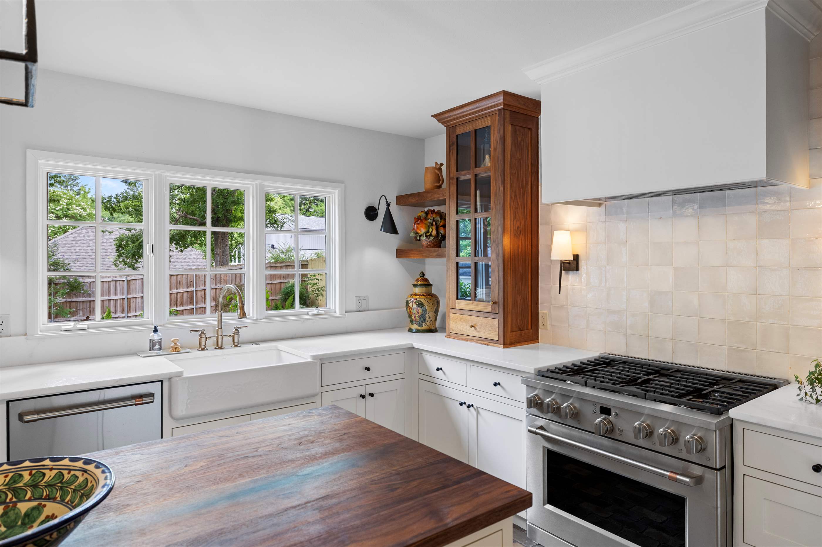 2417 Old Bullard Rd, Tyler, TX 75701