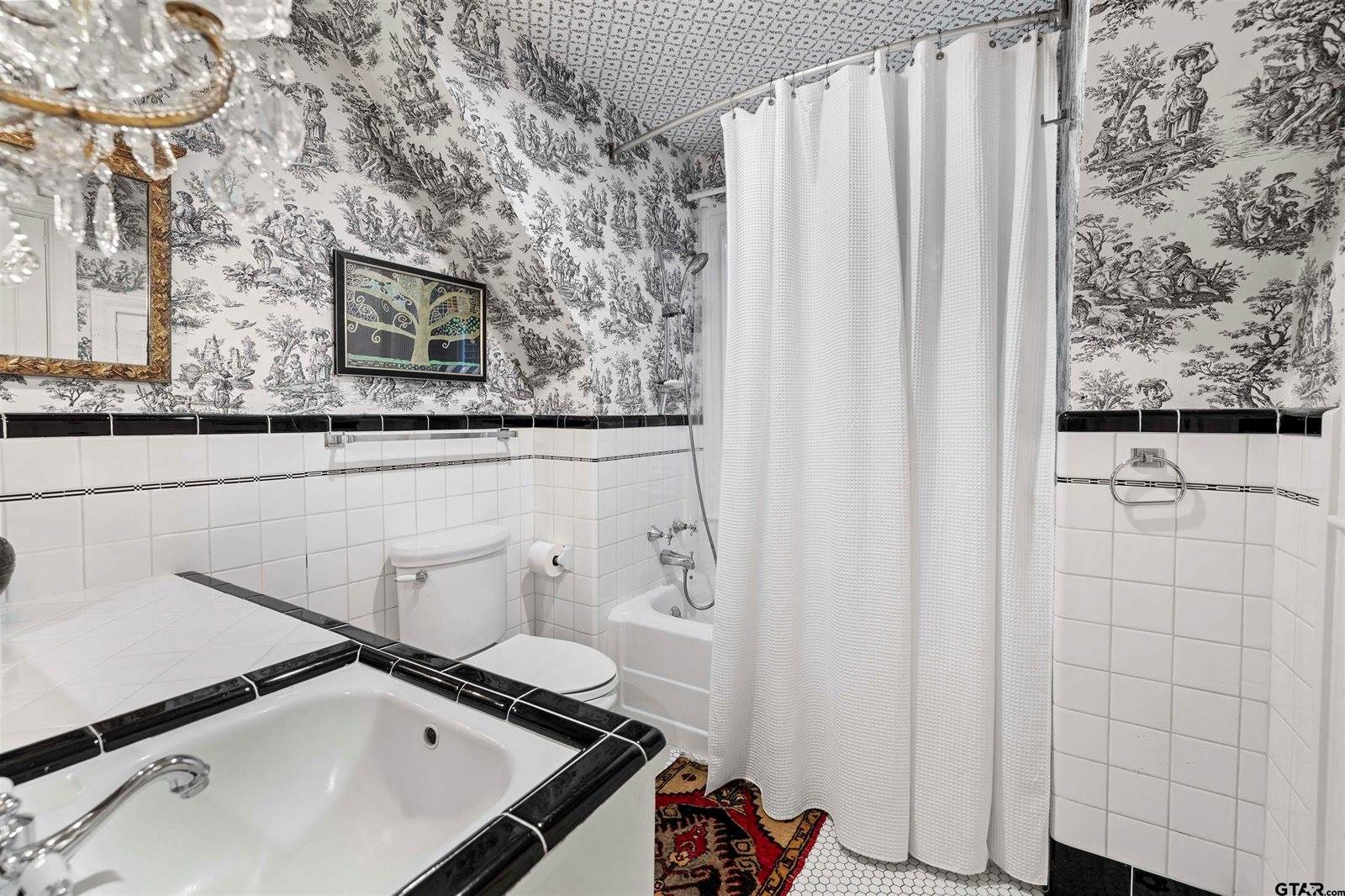 400 E Third St., Tyler, TX 75701