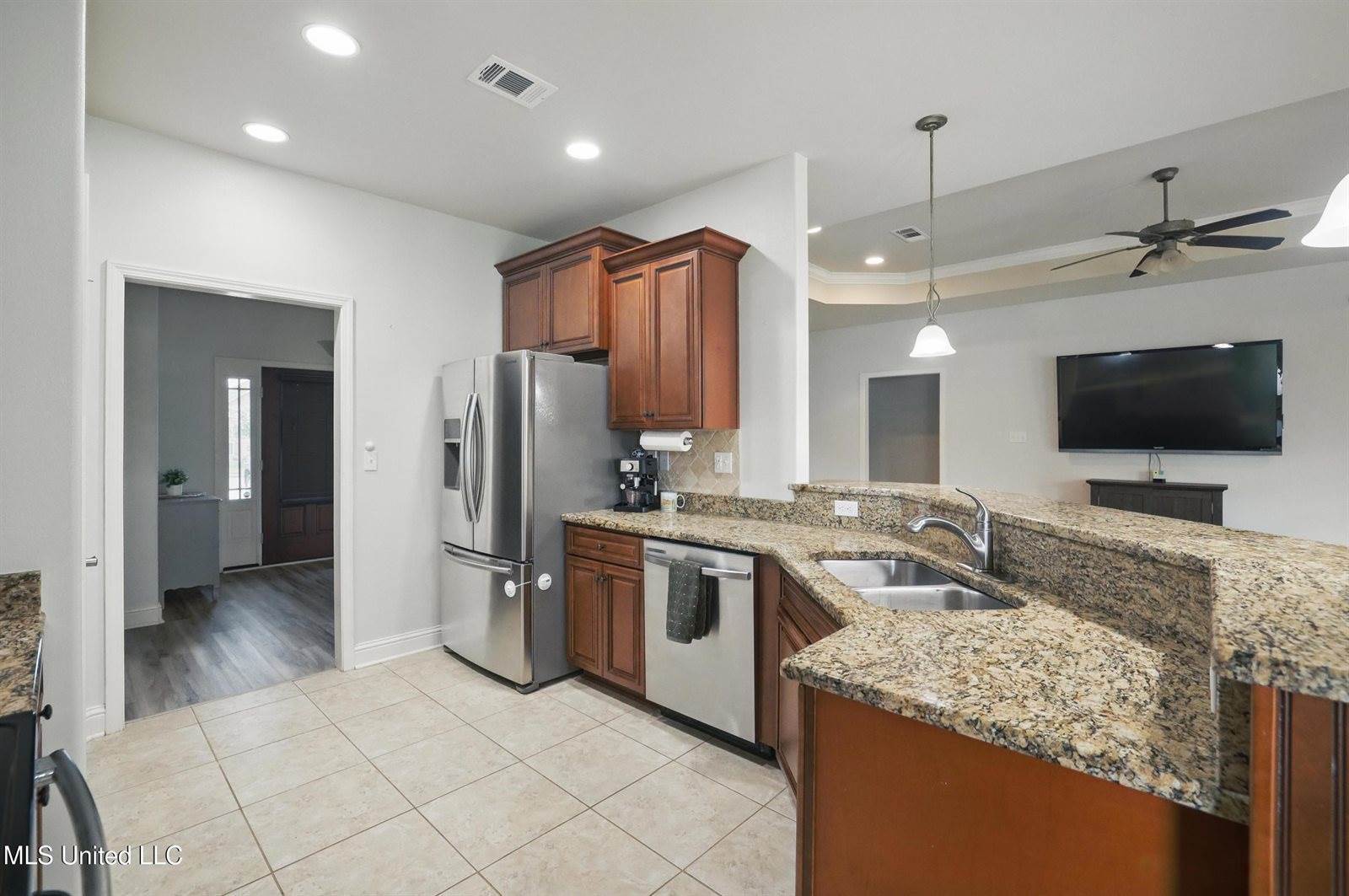 13111 Hawthorn Drive, Biloxi, MS 39532