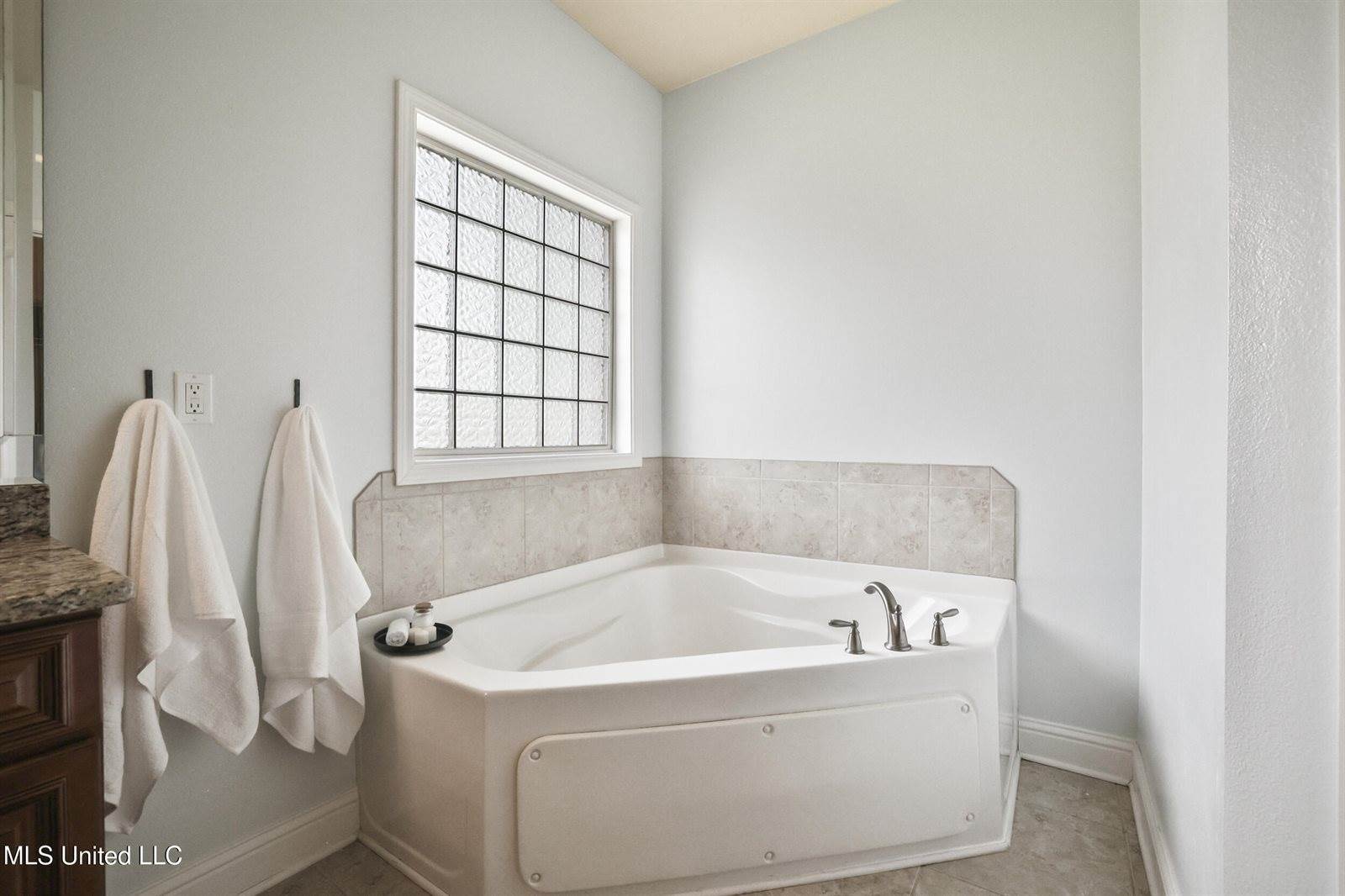 13111 Hawthorn Drive, Biloxi, MS 39532