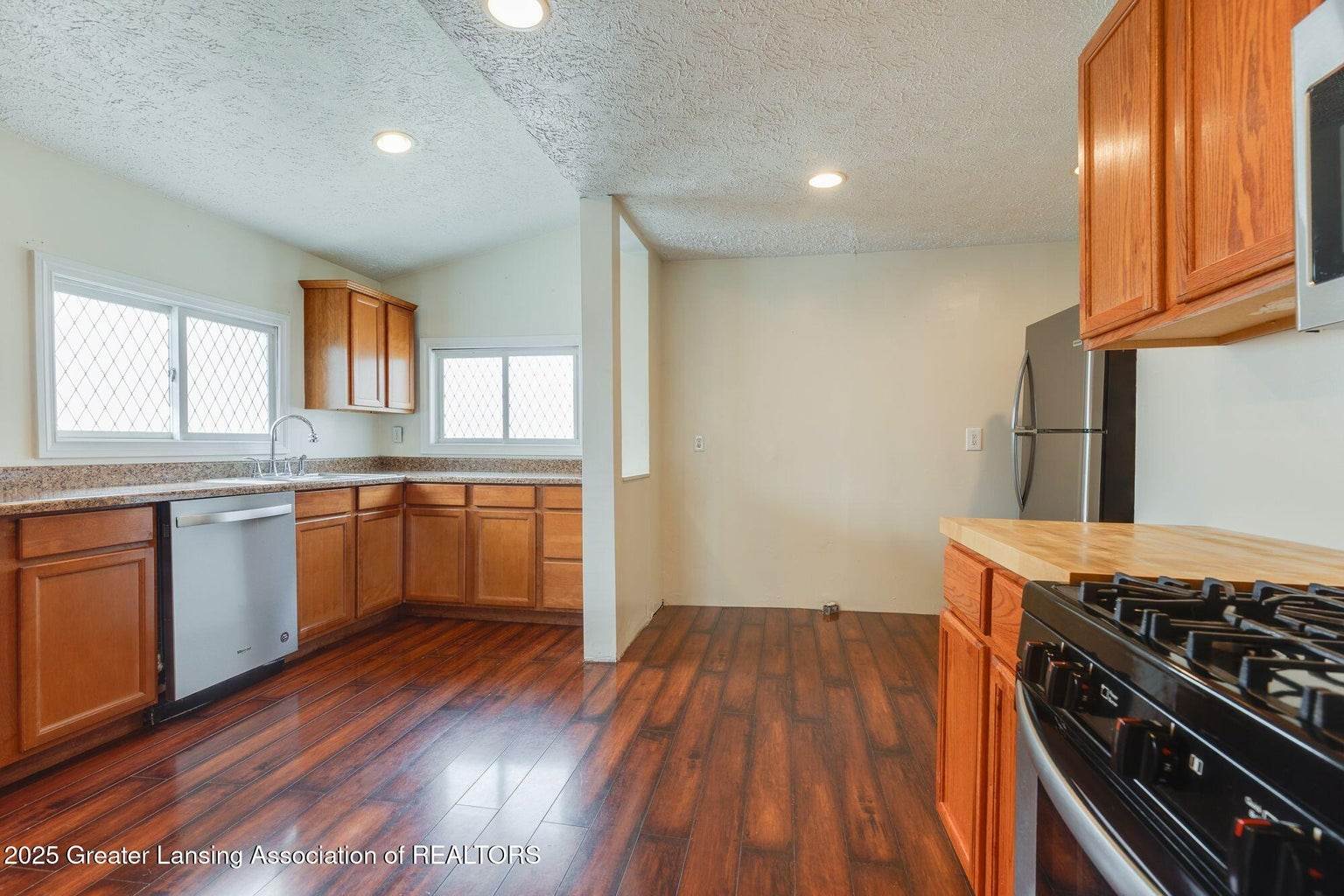 309 W Plain Street, Eaton Rapids, MI 48827