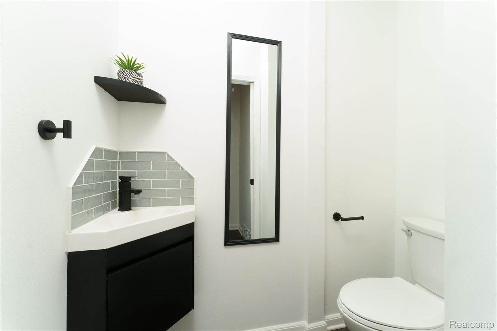 1379 Roberta Court, OceolaTownship_Livingston, MI 48843